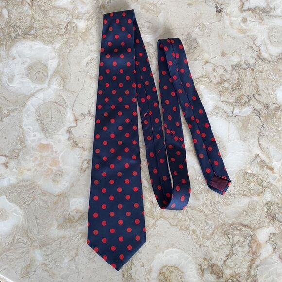 Vintage Austin Reed 100% Silk Red Polka Dot Tie Mase in England - Picture 2 of 5